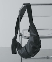 クロワッサンショルダーバッグ