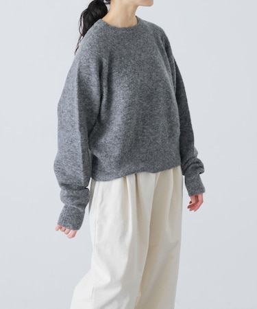 アルパカクルーネックニット