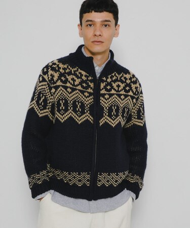 ジャガードジップアップニット