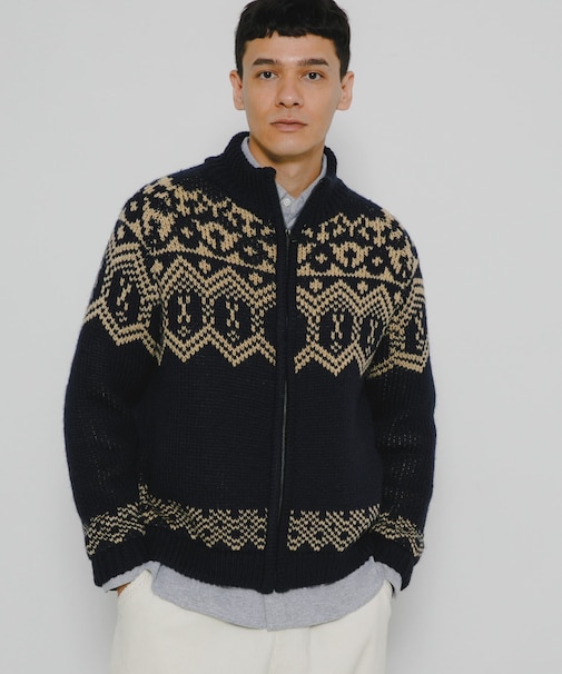 ジャガードジップアップニット