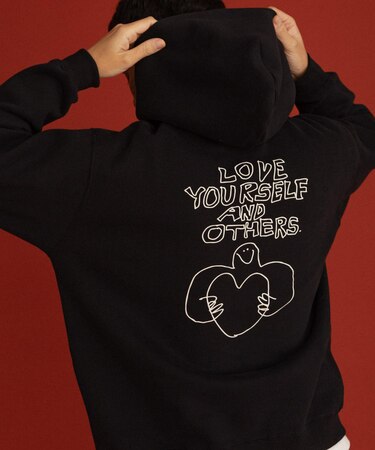 オガワナツミ コラボスウェットフーディー