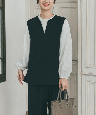 スリットネックベスト