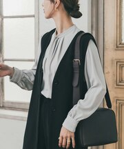 リボンポイントタックブラウス