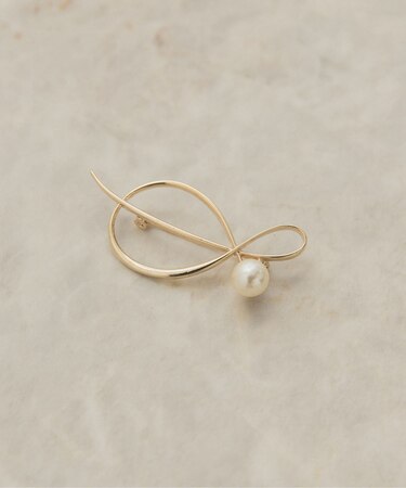 パールブローチ