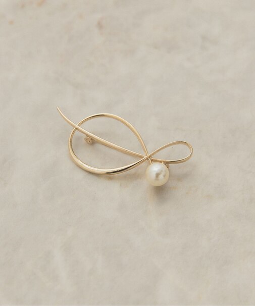 パールブローチ