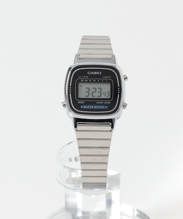 CASIO　メタルスクエアデジタルウォッチ