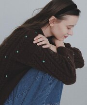 刺繍ケーブルニット