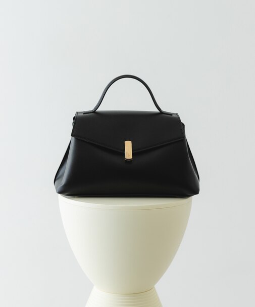 フラップワンハンドルバッグ