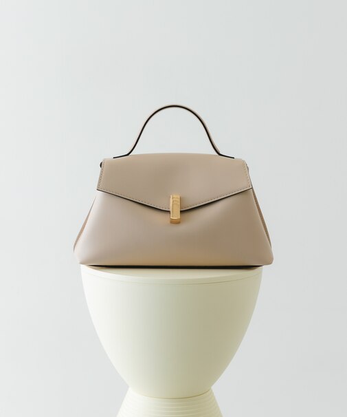 フラップワンハンドルバッグ