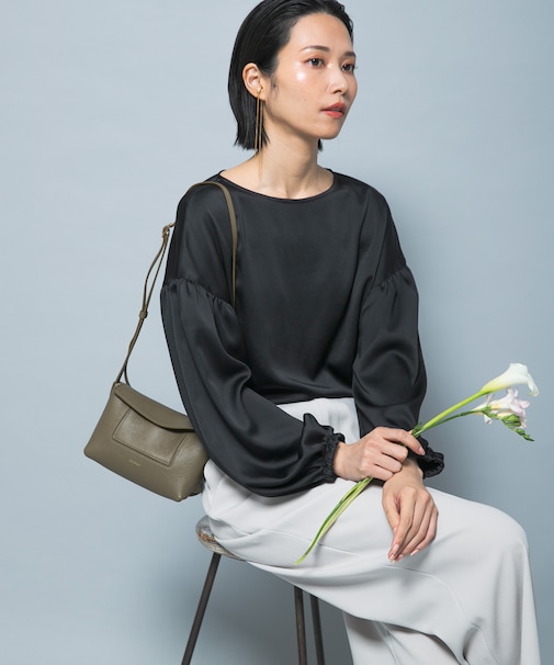 ハンマーサテンギャザーブラウス