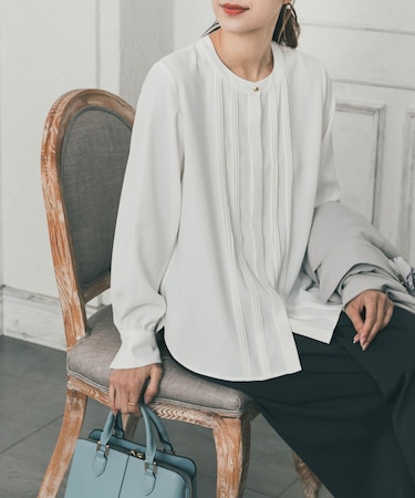 ピンタックゴールドボタンブラウス