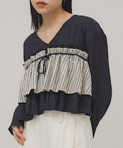 フリルレイヤードブラウス