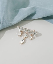 ビジューブローチ