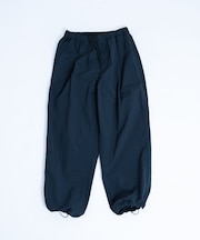 『UR TECH』ナイロンタッサートラウザー