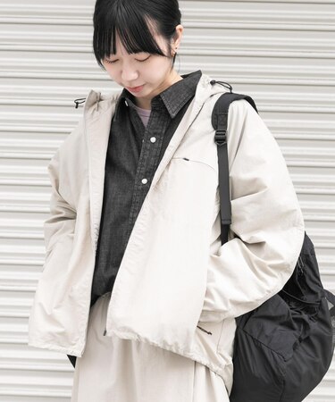 『UR TECH』ナイロンタッサージップパーカー