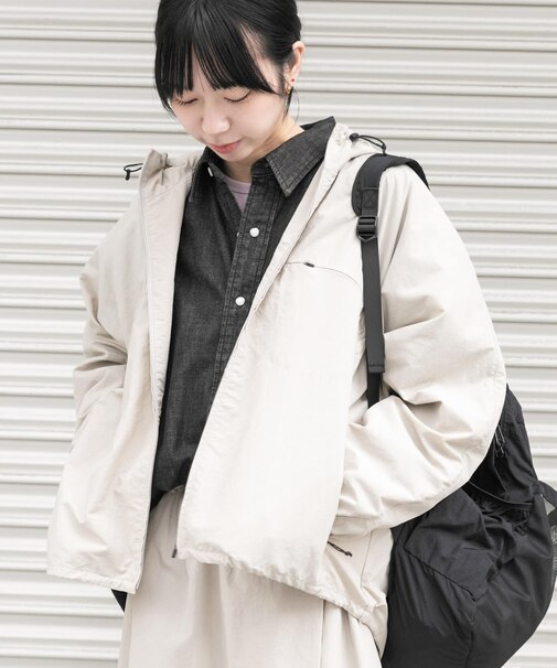 『UR TECH』ナイロンタッサージップパーカー