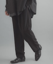 ダブルタックテーパードパンツ
