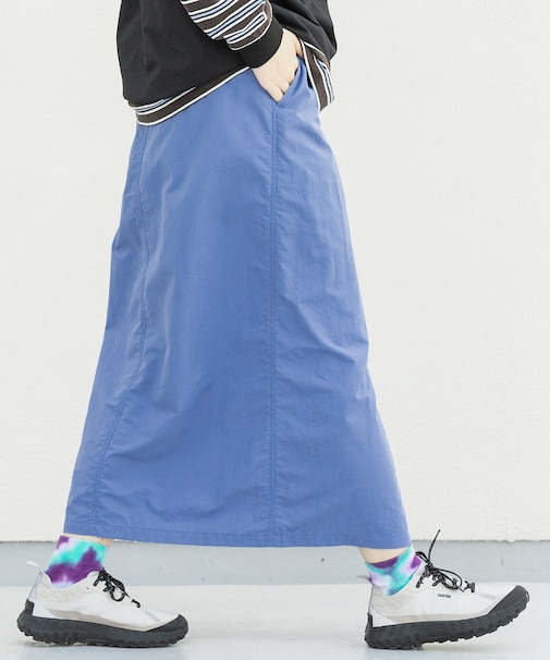 『UR TECH』ナイロンタッサ－ラップ風スカート