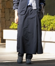 『UR TECH』ナイロンタッサ－ラップ風スカート