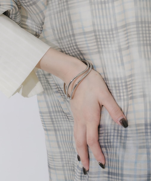 ダブルラインウェーブバングル