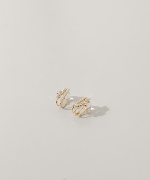 フラワービジューオメガイヤリング