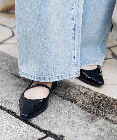 ポインテッドバックストラップシューズ