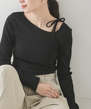 カットアウトリボントップス