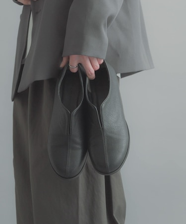 センタースリットスリッポンシューズ