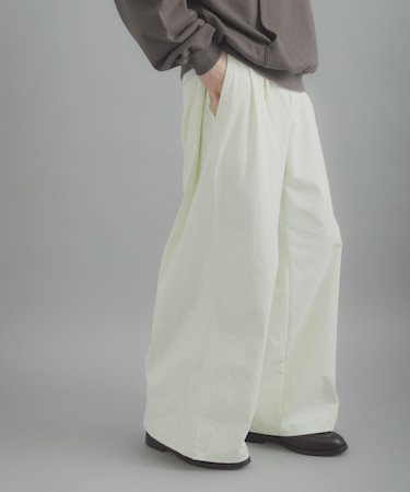 サイドタックワイドパンツ