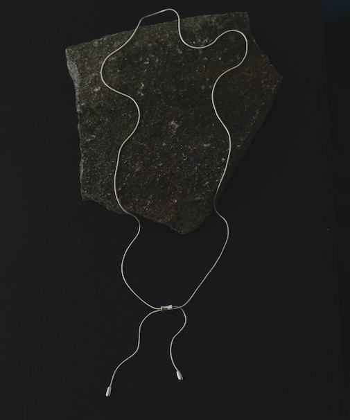 SMELLY so’　shell motif loop necklace