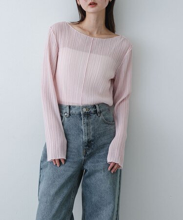 スラブシアープリーツトップ