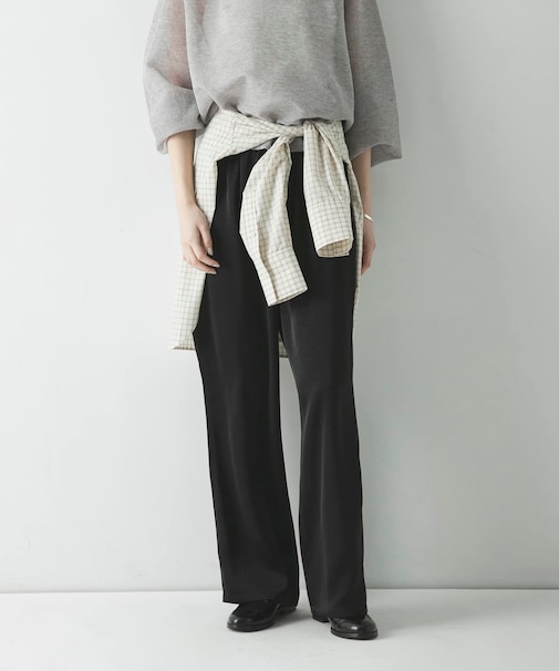 サテンイージーセミフレアパンツ