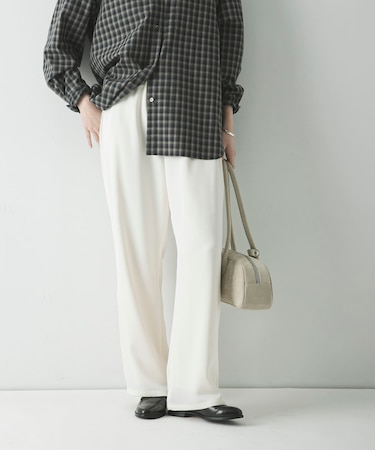 サテンイージーセミフレアパンツ