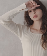 『WEB限定』シルク混スクエアネックニット