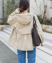 撥水バックギャザーフードジャケット