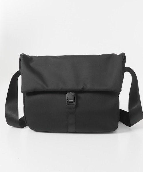 撥水フィドロックショルダーバッグ L｜アーバンリサーチの通販｜&mall