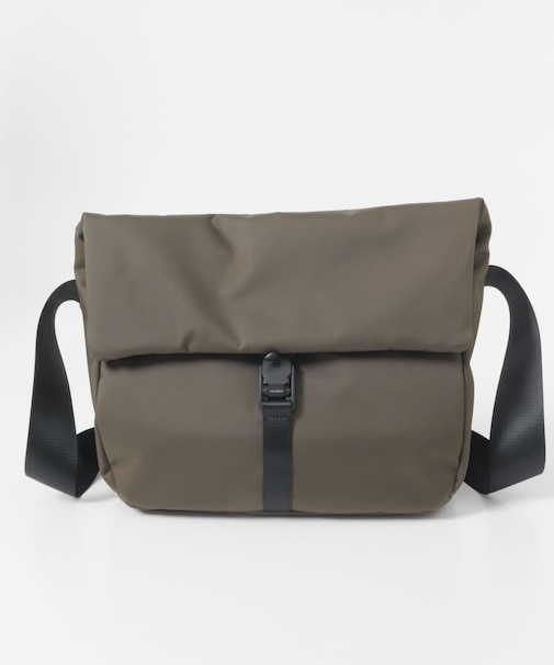 撥水フィドロックショルダーバッグ L