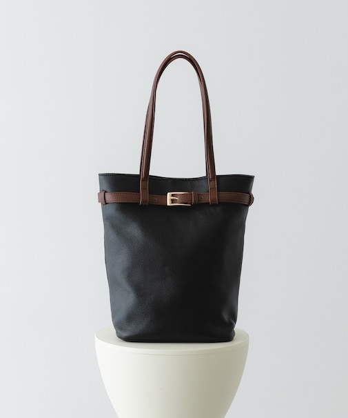 カウレザーベルトデザイントートバッグ