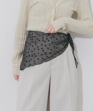 フラワーサンカクスカーフ