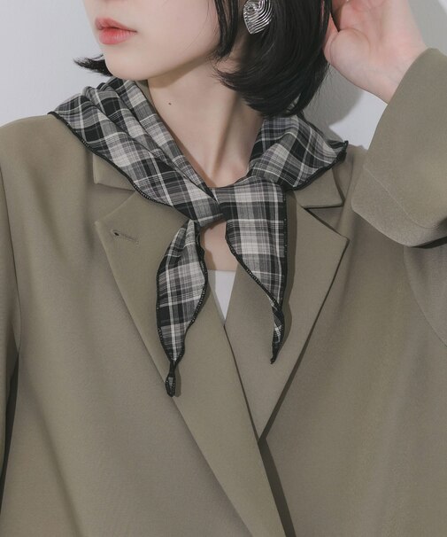 チェックサンカクスカーフ