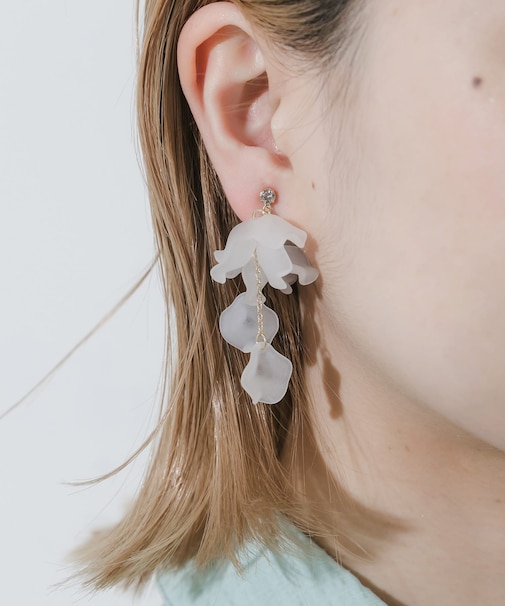 シアーペタルボリュームイヤリング