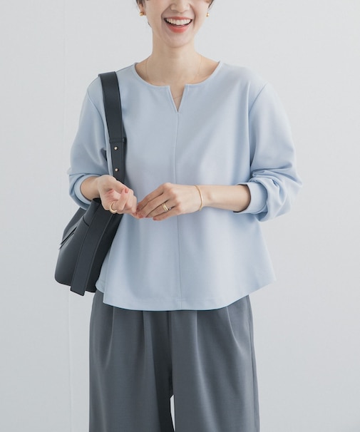 『UR TECH』スリットネックプルオーバー