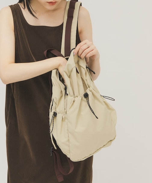 アウトポケットナイロンバックパック