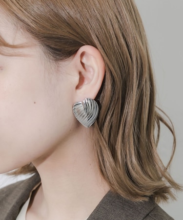 ステンレスウェーブラインハートピアス