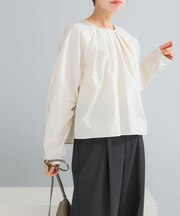 タックボリュームショートシャツブラウス