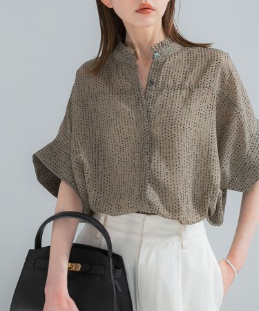 ウォッシャブルドットフリルネックブラウス