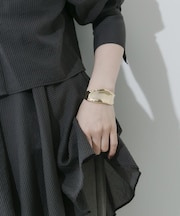 ニュアンスメタルワイドバングル