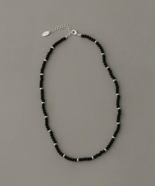 ブラックビーズネックレス