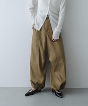 ドロストデザインパンツ