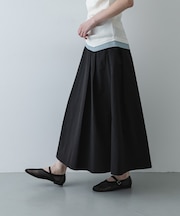 タックボリュームスカート